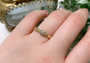 【婚約指輪の素材】婚約指輪の素材はプラチナ一択ではない！って知ってますか？
