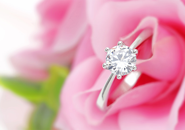 この夏プロポーズは魅力的な大きなダイヤモンドで！プラチナ1ct240,000円