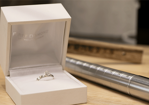 クリスマスプロポーズにおすすめの婚約指輪