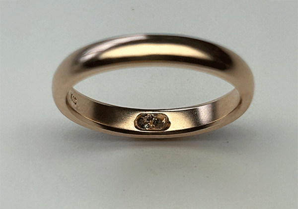 普段使いできる遺骨ジュエリー。おしゃれに想いを繋ぐ供養のカタチ